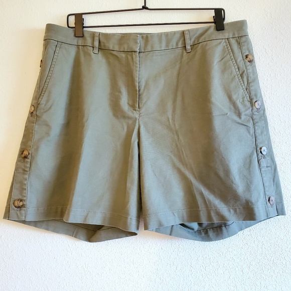 J. Jill Pants - J. Jill Green Side Button Chino Shorts